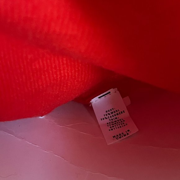 NEW Band of Outsiders x Neiman Marcus for Target Friends pom pom beanie rare - Picture 8 of 8